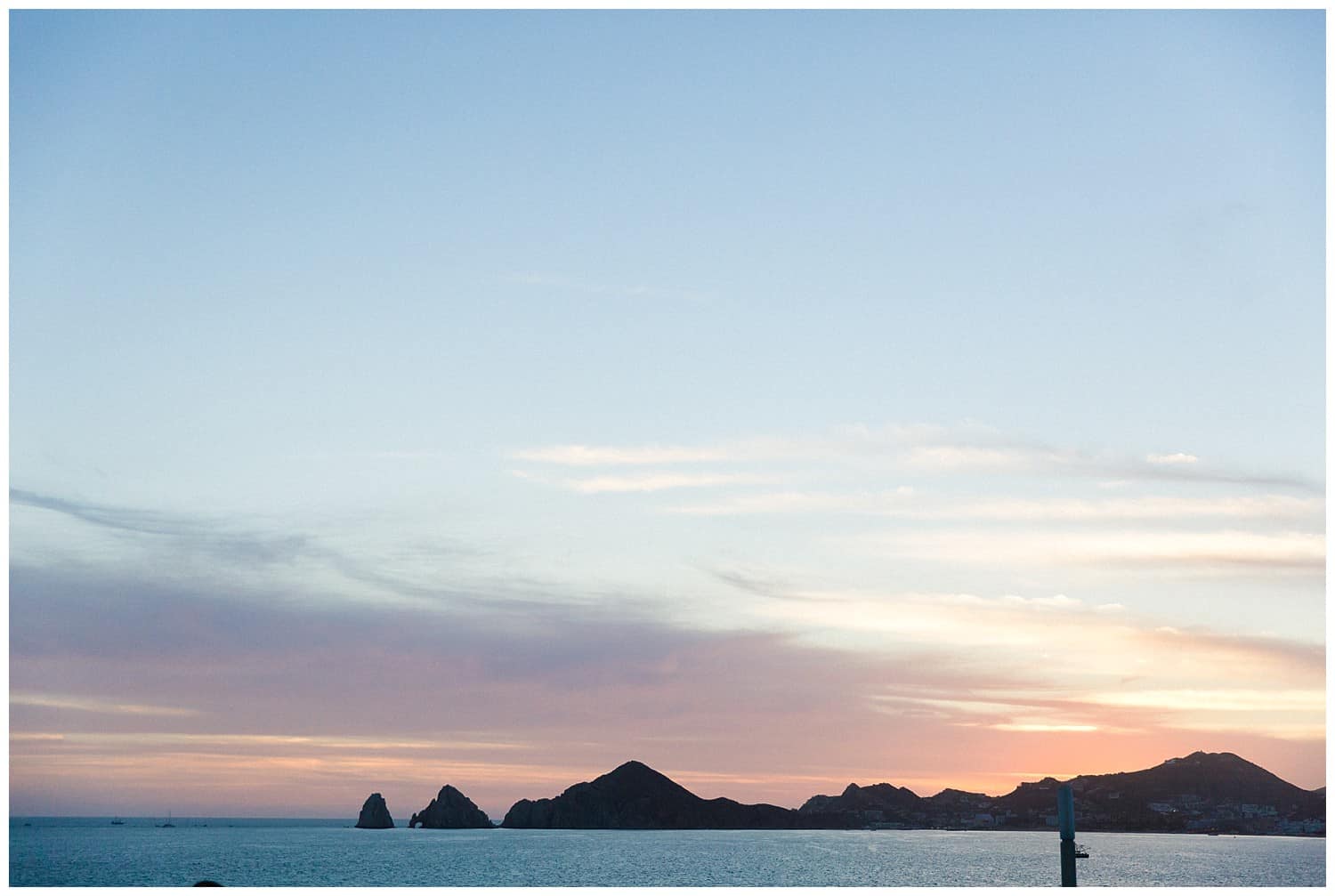 Cabo_wedding_Photographer_Sara_Richardson_Sunset_Modalisa_Wedding